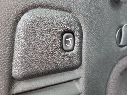 Used 2014 Jeep Grand Cherokee Overland AWD/4WD image 28