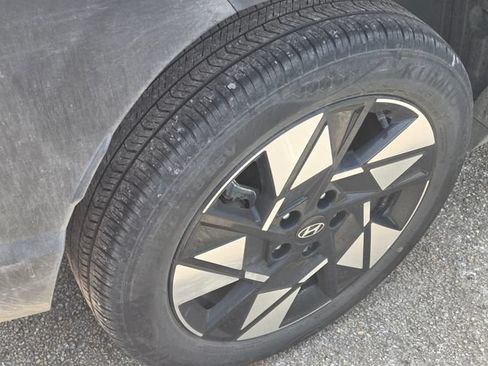 Used 2025 Hyundai Kona SEL AWD/4WD image 9