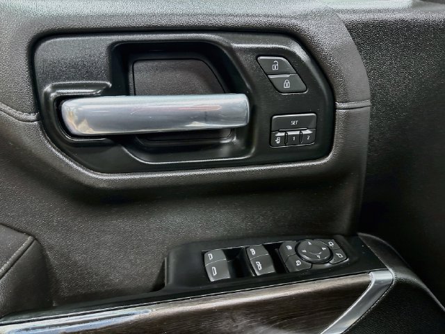 Used 2019 Chevrolet Silverado 1500 LTZ AWD/4WD image 14