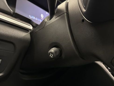 Used 2023 Jeep Grand Cherokee Limited w/ Luxury Tech Group II image 42