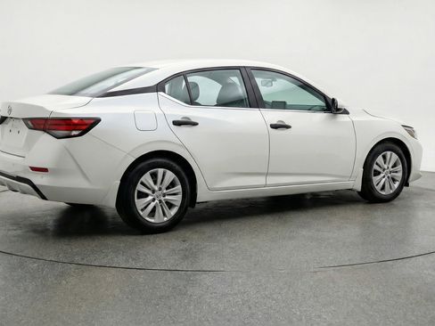 Used 2025 Nissan Sentra S FWD image 9