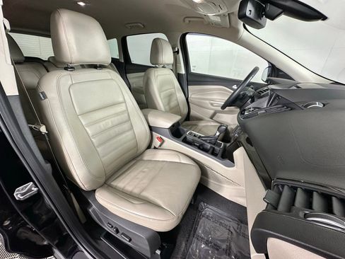 Used 2017 Ford Escape Titanium image 6