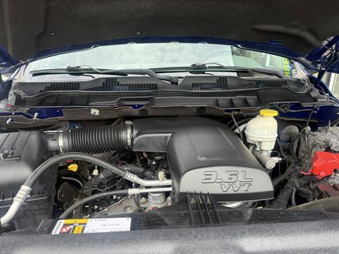 Used 2017 RAM 1500 Express AWD/4WD image 6