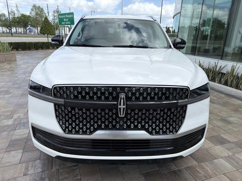 New 2026 Lincoln Navigator Premiere AWD/4WD image 6