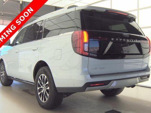Used 2025 Ford Expedition Platinum AWD/4WD image 4