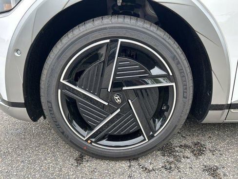 New 2025 Hyundai Ioniq 5 Limited image 40