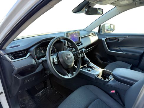 Used 2023 Toyota RAV4 LE image 9