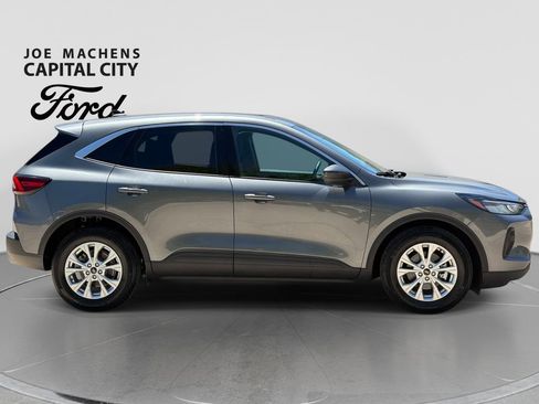 Used 2023 Ford Escape Active FWD image 3