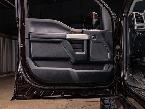 Used 2018 Ford F250 Lariat w/ Lariat Value Package image 28