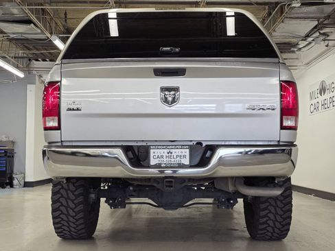 Used 2019 RAM 1500 Classic SLT AWD/4WD image 12