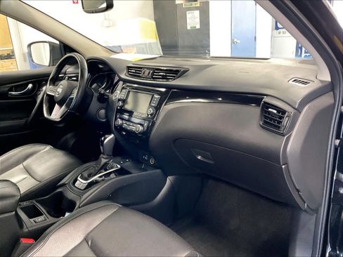 Certified 2022 Nissan Rogue Sport SL w/ Premium Package AWD/4WD image 14
