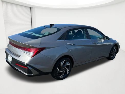 Certified 2024 Hyundai Elantra SEL w/ Convenience Package FWD image 5