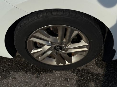 Used 2019 Hyundai Elantra Value Edition w/ Cargo Package image 17