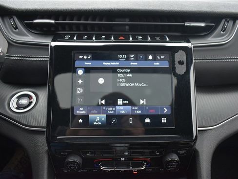 Used 2023 Jeep Grand Cherokee L Laredo image 17