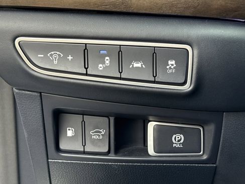 Used 2021 Genesis G90 3.3T Premium image 20