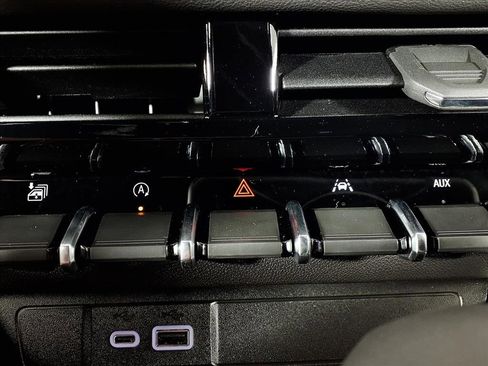 New 2026 GMC Canyon Elevation w/ Convenience Package image 11