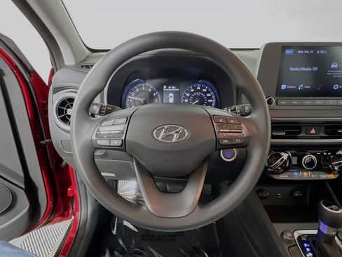 Used 2022 Hyundai Kona SEL image 18