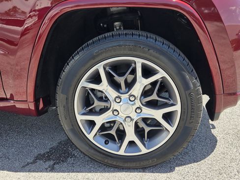 Used 2020 Jeep Grand Cherokee Overland AWD/4WD image 9