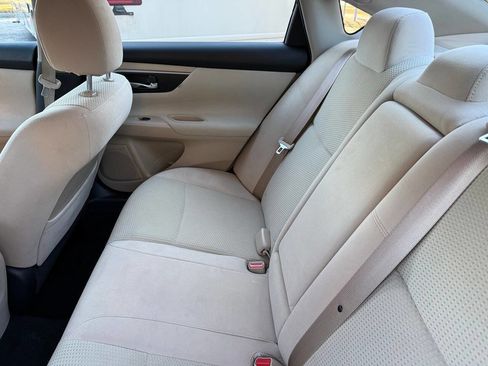 Used 2015 Nissan Altima 2.5 SV w/ Convenience Package image 9