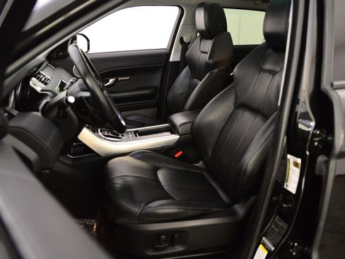 Used 2017 Land Rover Range Rover Evoque SE Premium image 5