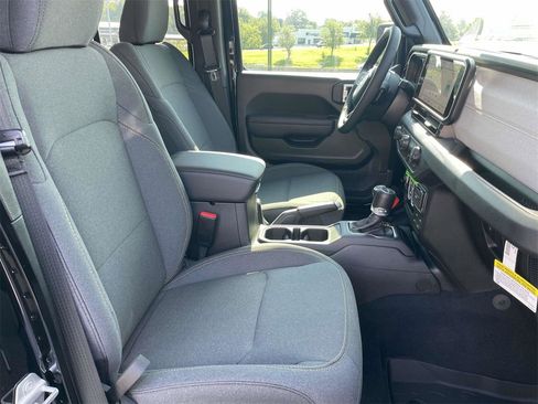 New 2025 Jeep Gladiator Sport image 32