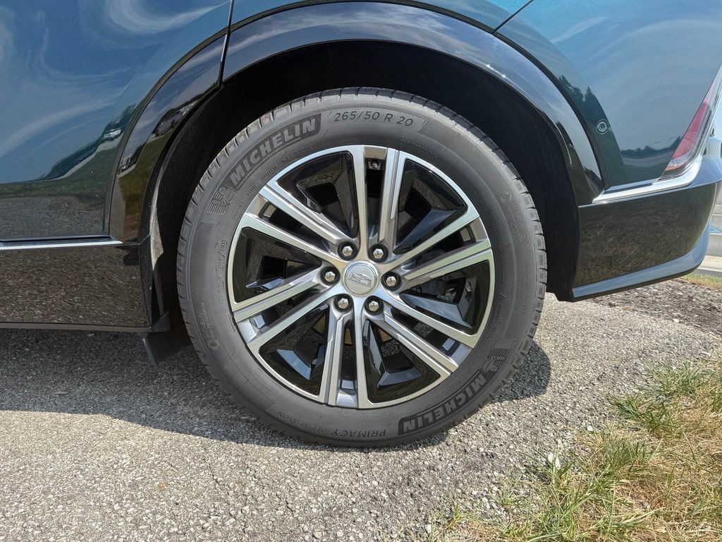 Certified 2024 Cadillac Lyriq Luxury AWD/4WD image 16