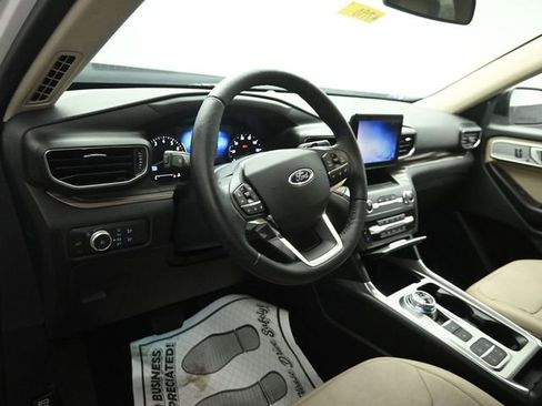 Certified 2020 Ford Explorer Limited w/ Class III Trailer Tow Package image 11