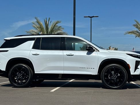 New 2026 Chevrolet Traverse RS image 3