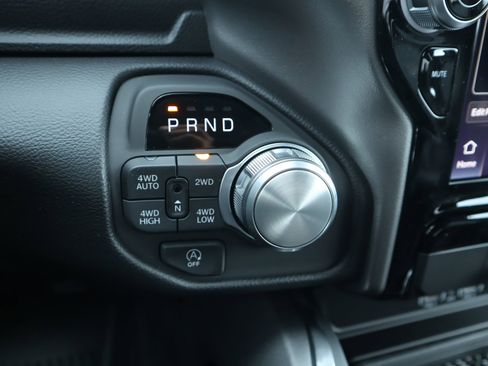 New 2026 RAM 1500 Laramie AWD/4WD image 9