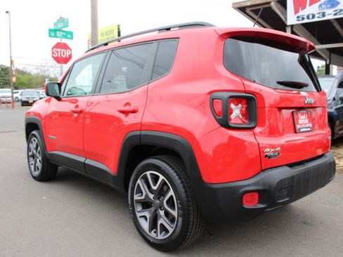 Used 2015 Jeep Renegade Latitude w/ Cold Weather Group AWD/4WD image 4