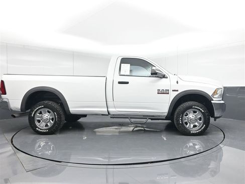 Used 2017 RAM 2500 Tradesman w/ Chrome Appearance Group AWD/4WD image 4