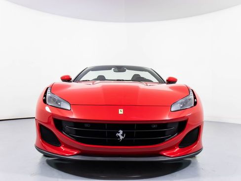 Certified 2019 Ferrari Portofino RWD image 11