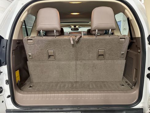 Used 2016 Lexus GX 460 image 24