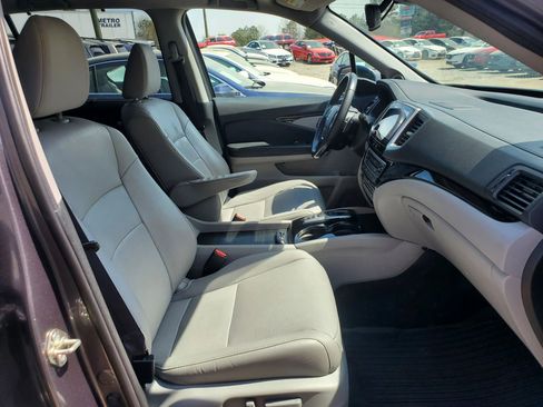 Used 2017 Honda Pilot Touring image 22