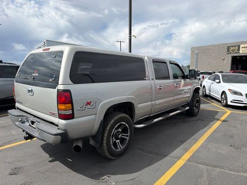 Used 2006 GMC Sierra 2500 W/T w/ Skid Plate Package AWD/4WD image 2