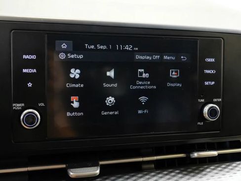 Used 2023 Kia Carnival LX FWD image 37