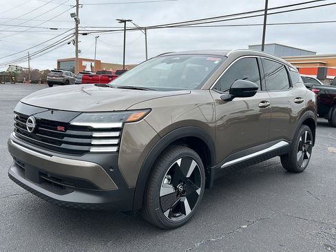 New 2026 Nissan Kicks SR image 1