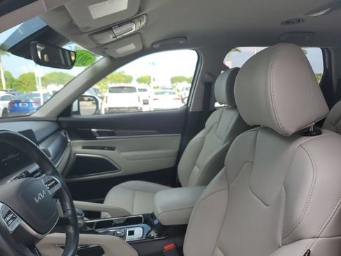 Certified 2024 Kia Telluride S FWD image 16