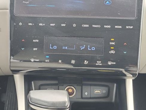 Certified 2024 Hyundai Tucson SEL w/ Convenience Package FWD image 17