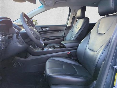 Used 2019 Ford Edge Titanium image 14