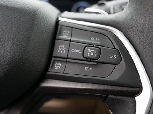 Certified 2024 Jeep Grand Cherokee L Limited w/ Luxury Tech Group II image 29