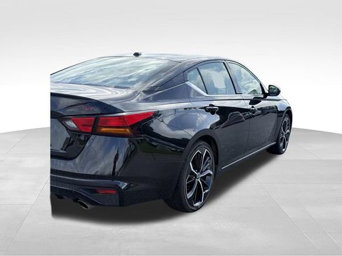Used 2024 Nissan Altima 2.5 SR FWD image 26
