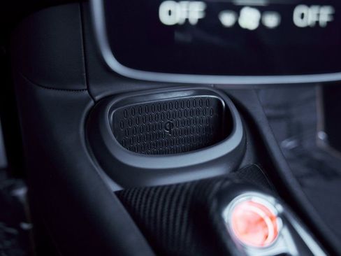 Used 2025 McLaren Artura Spider RWD image 69