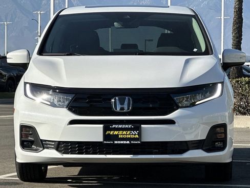 New 2026 Honda Odyssey Touring image 8
