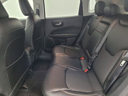 Used 2018 Jeep Compass Latitude image 18