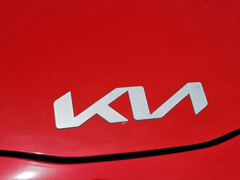 Used 2022 Kia Soul LX FWD image 30