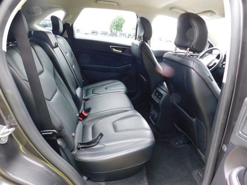 Used 2019 Ford Edge Titanium AWD/4WD image 5