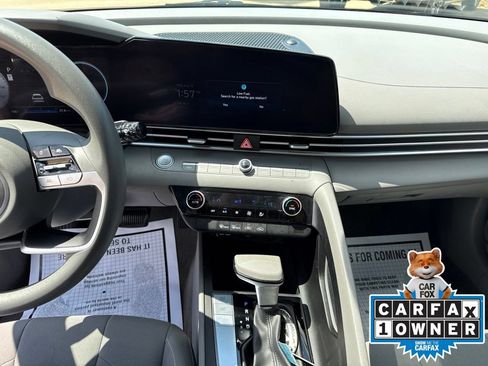 Used 2024 Hyundai Elantra SEL FWD image 9