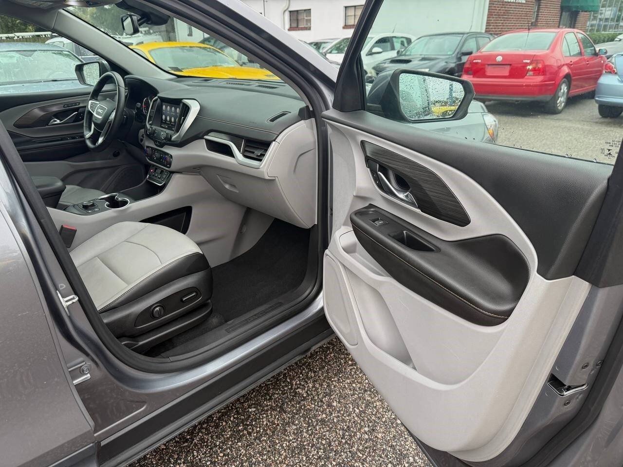 Used 2020 GMC Terrain SLT w/ Preferred Package FWD image 15