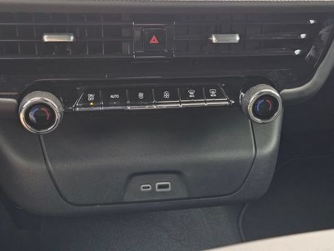 Used 2025 Chevrolet Tahoe LS RWD image 21
